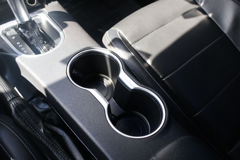 Ford Mustang Vehicle Full-screen Gallery Image 32