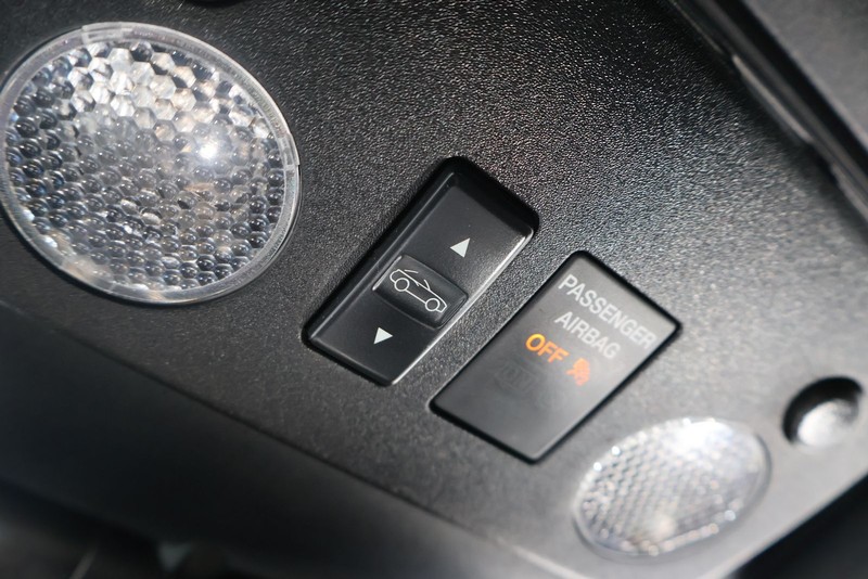 Ford Mustang Vehicle Full-screen Gallery Image 33