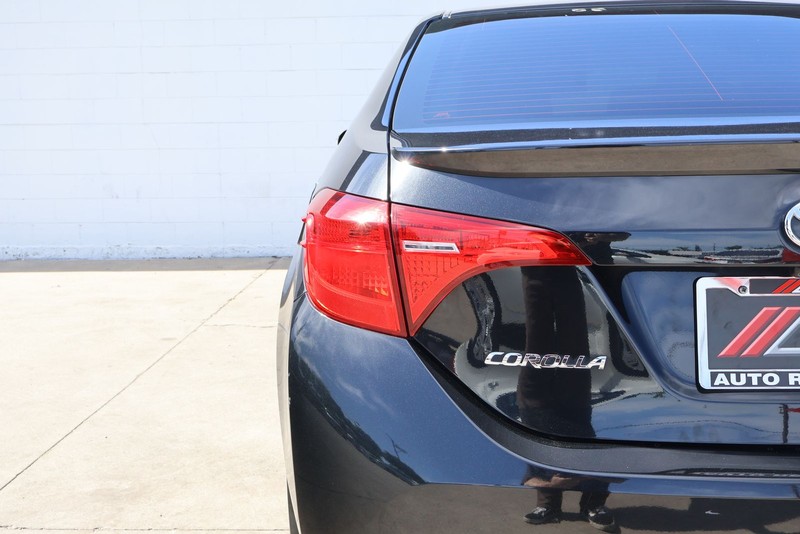 Toyota Corolla Vehicle Full-screen Gallery Image 07