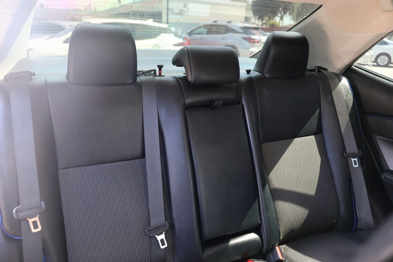 Toyota Corolla Vehicle Full-screen Gallery Image 21