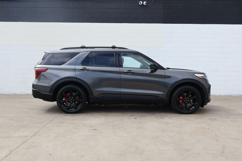 Ford Explorer Vehicle Full-screen Gallery Image 04