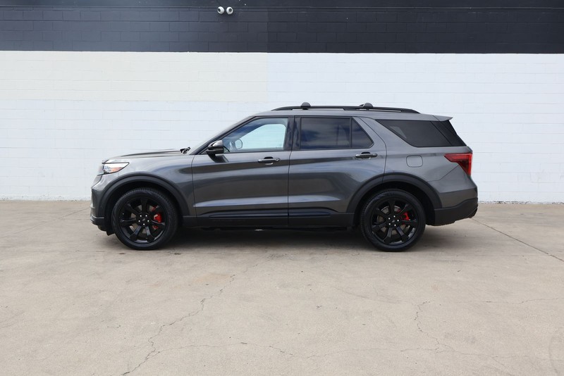 Ford Explorer Vehicle Full-screen Gallery Image 11