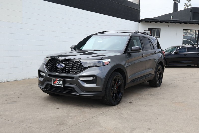 Ford Explorer Vehicle Full-screen Gallery Image 12