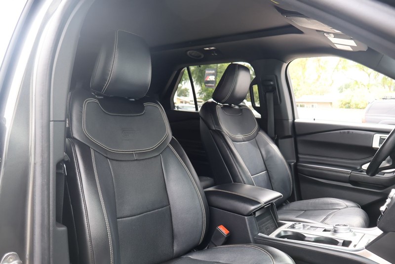 Ford Explorer Vehicle Full-screen Gallery Image 21