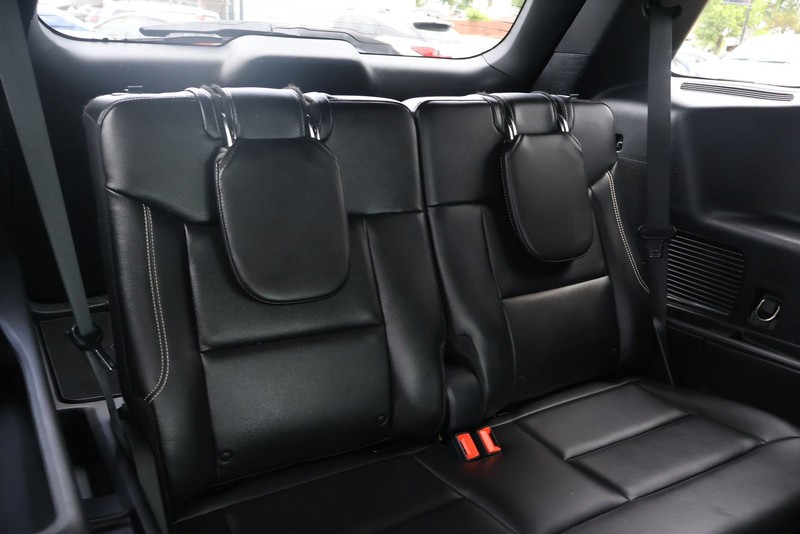 Ford Explorer Vehicle Full-screen Gallery Image 23