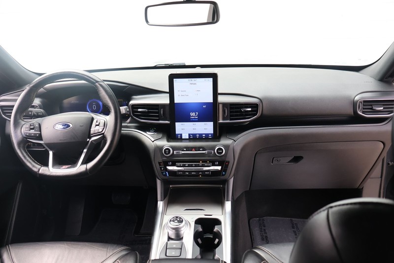 Ford Explorer Vehicle Full-screen Gallery Image 25