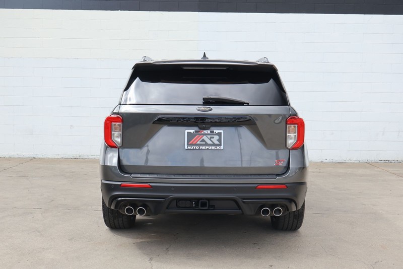 Ford Explorer Vehicle Full-screen Gallery Image 06