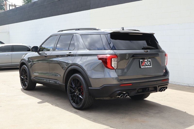 Ford Explorer Vehicle Full-screen Gallery Image 10