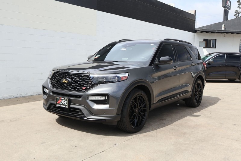 Ford Explorer Vehicle Full-screen Gallery Image 12