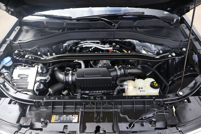 Ford Explorer Vehicle Full-screen Gallery Image 13