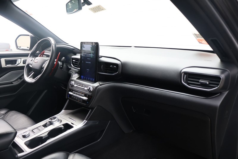 Ford Explorer Vehicle Full-screen Gallery Image 21