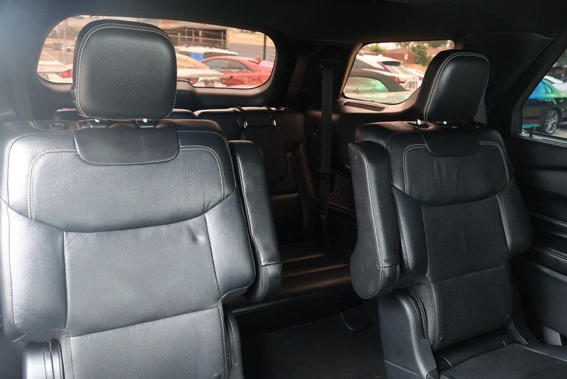 Ford Explorer Vehicle Full-screen Gallery Image 23