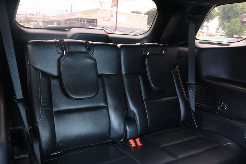 Ford Explorer Vehicle Full-screen Gallery Image 24