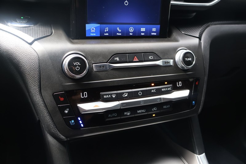 Ford Explorer Vehicle Full-screen Gallery Image 34