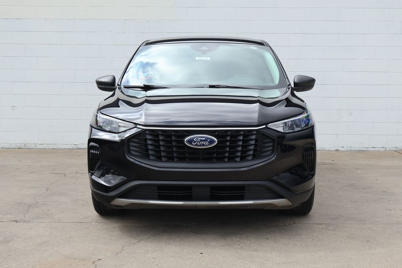 Ford Escape Vehicle Full-screen Gallery Image 02