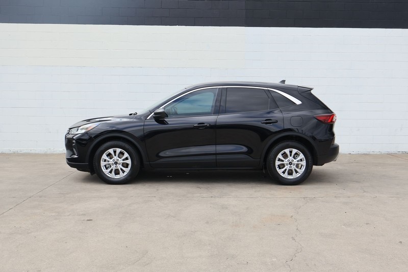 Ford Escape Vehicle Full-screen Gallery Image 11