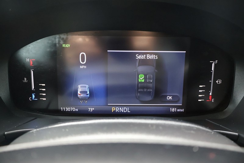 Ford Escape Vehicle Full-screen Gallery Image 24