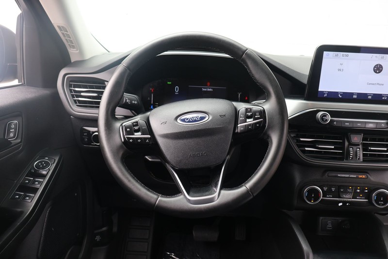 Ford Escape Vehicle Full-screen Gallery Image 25