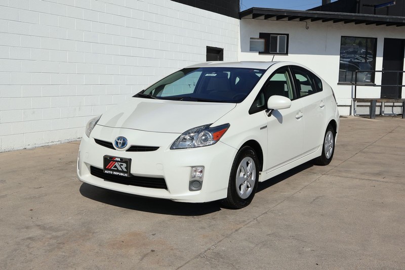 Toyota Prius Vehicle Full-screen Gallery Image 11