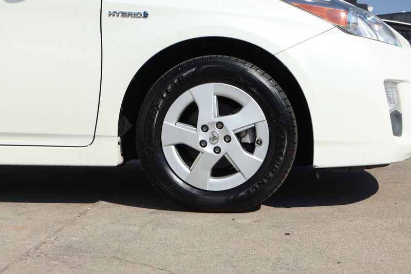 Toyota Prius Vehicle Full-screen Gallery Image 13