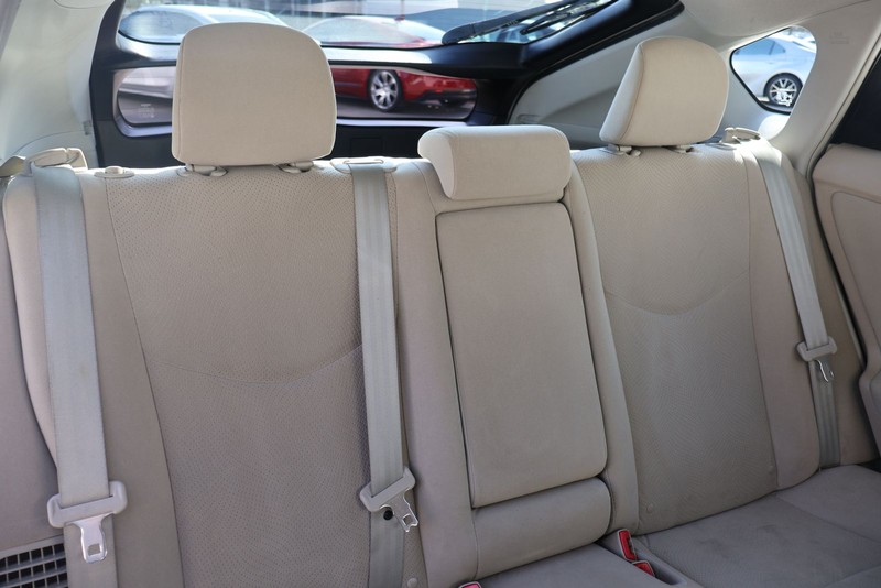 Toyota Prius Vehicle Full-screen Gallery Image 21