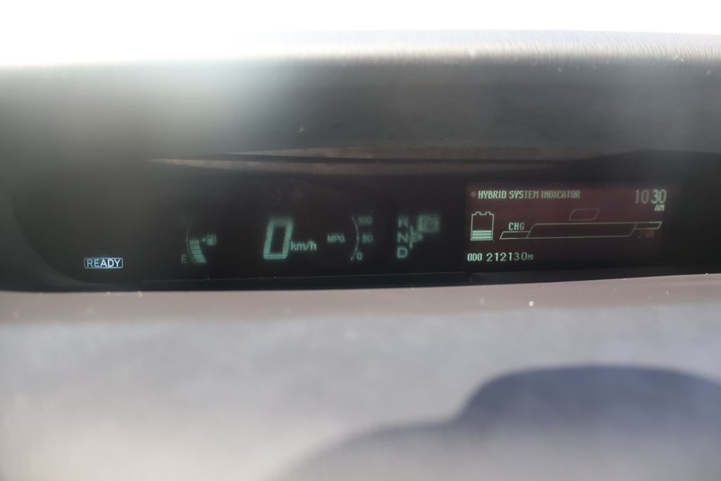 Toyota Prius Vehicle Full-screen Gallery Image 23