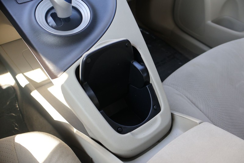 Toyota Prius Vehicle Full-screen Gallery Image 31