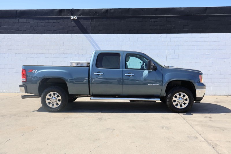 GMC Sierra 2500HD Vehicle Full-screen Gallery Image 01