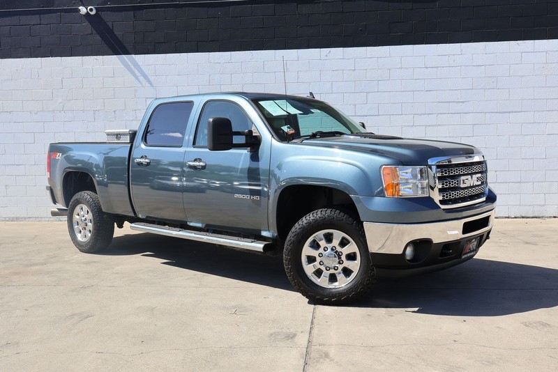 GMC Sierra 2500HD Vehicle Full-screen Gallery Image 02