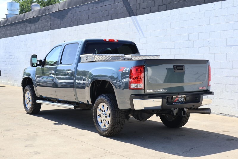 GMC Sierra 2500HD Vehicle Full-screen Gallery Image 10