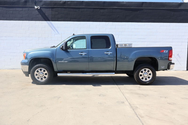 GMC Sierra 2500HD Vehicle Full-screen Gallery Image 11