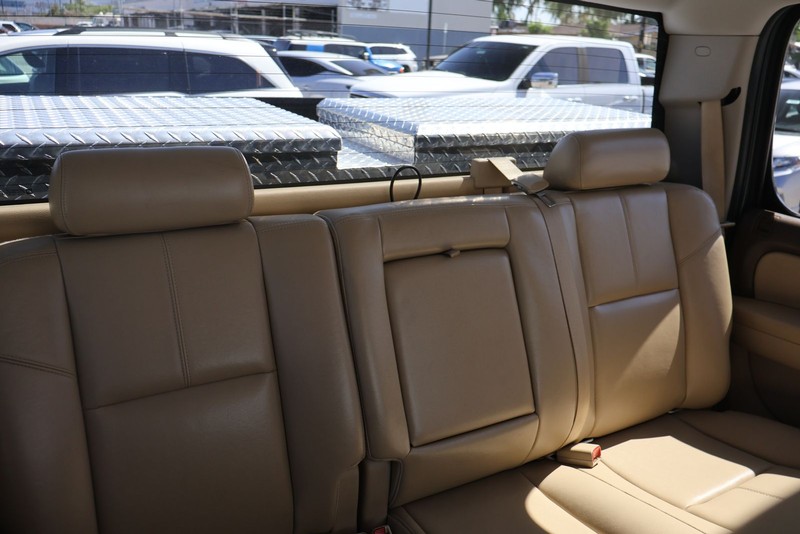 GMC Sierra 2500HD Vehicle Full-screen Gallery Image 22