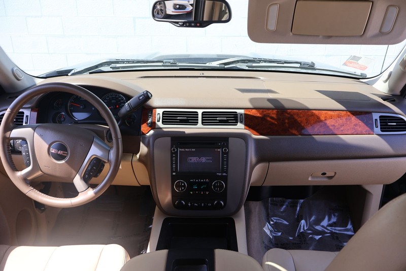 GMC Sierra 2500HD Vehicle Full-screen Gallery Image 23