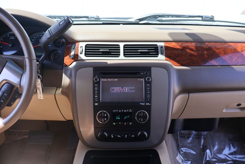 GMC Sierra 2500HD Vehicle Full-screen Gallery Image 28