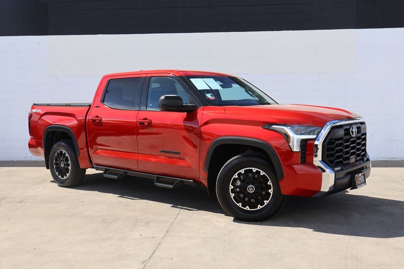 Toyota Tundra Vehicle Full-screen Gallery Image 01