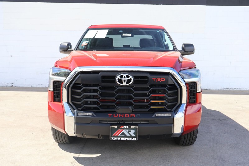 Toyota Tundra Vehicle Full-screen Gallery Image 02