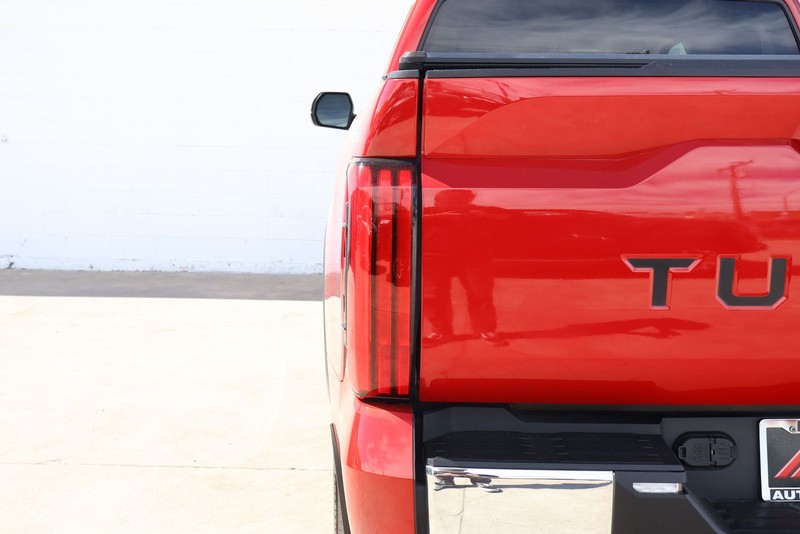 Toyota Tundra Vehicle Full-screen Gallery Image 07