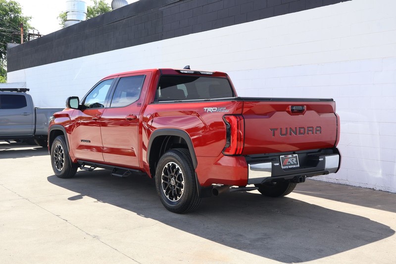 Toyota Tundra Vehicle Full-screen Gallery Image 09
