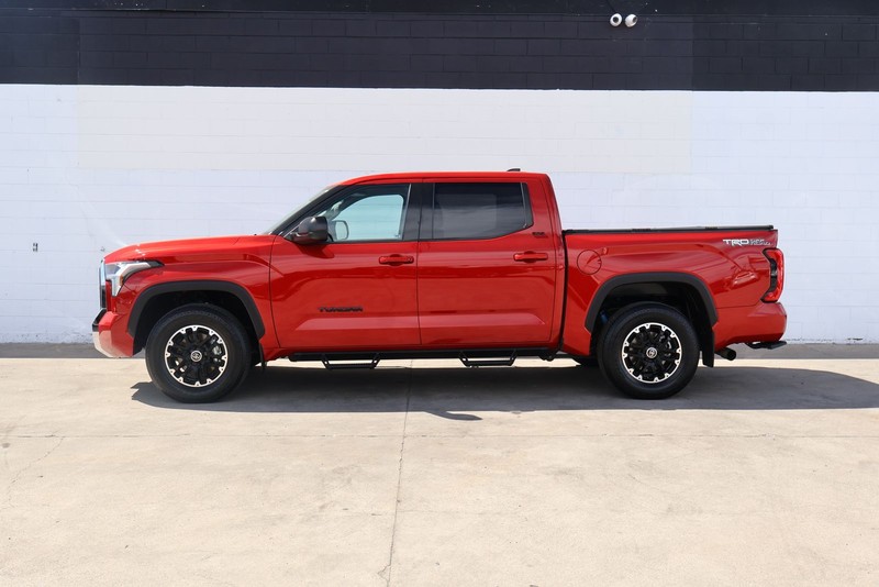 Toyota Tundra Vehicle Full-screen Gallery Image 10