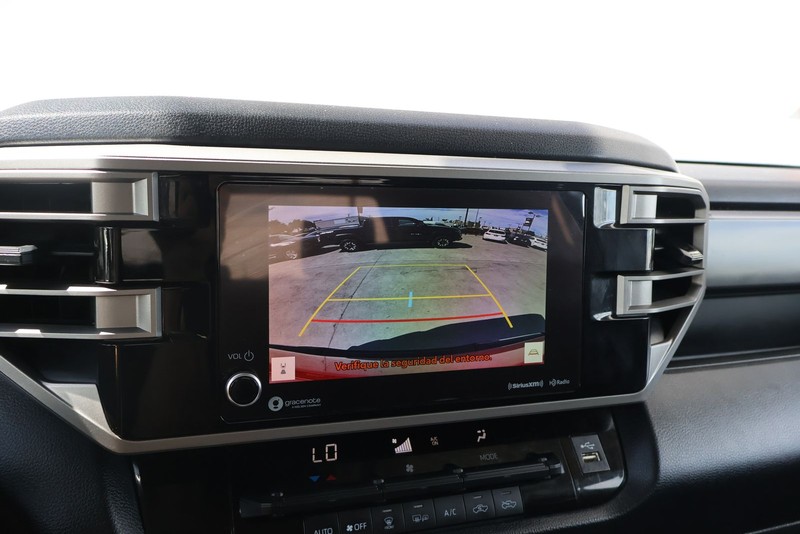 Toyota Tundra Vehicle Full-screen Gallery Image 30