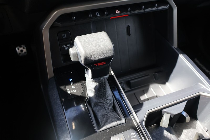 Toyota Tundra Vehicle Full-screen Gallery Image 31