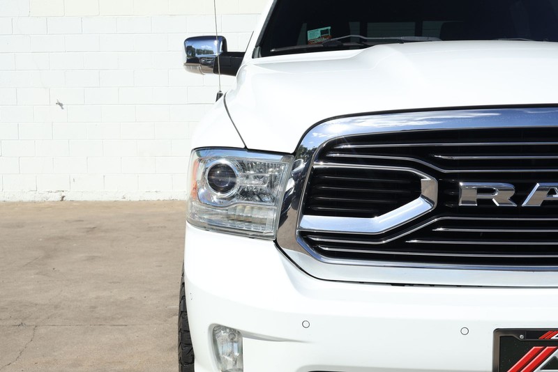 Ram 1500 Vehicle Full-screen Gallery Image 03