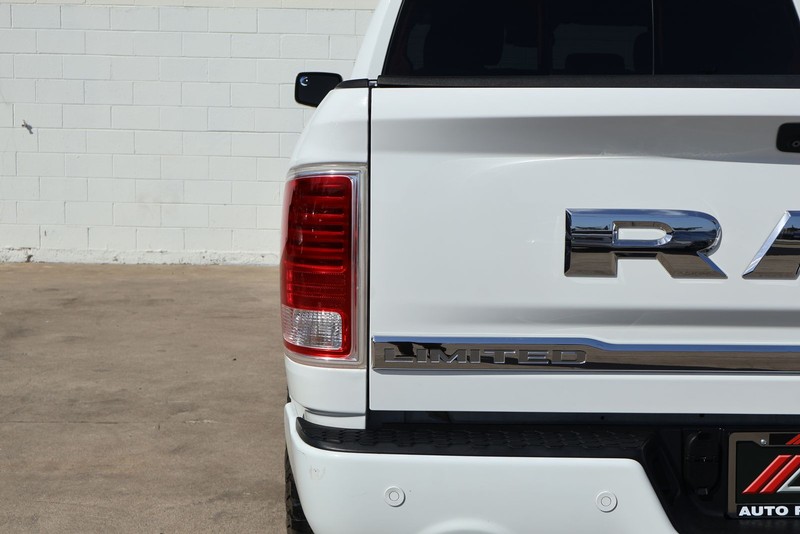 Ram 1500 Vehicle Full-screen Gallery Image 07