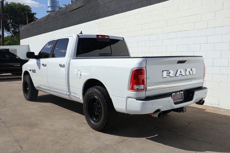 Ram 1500 Vehicle Full-screen Gallery Image 09