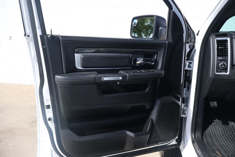 Ram 1500 Vehicle Full-screen Gallery Image 14