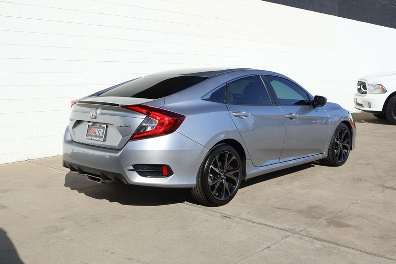 Honda Civic Sedan Vehicle Full-screen Gallery Image 05