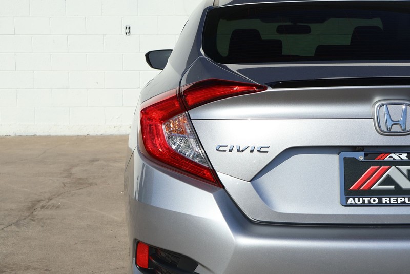 Honda Civic Sedan Vehicle Full-screen Gallery Image 07