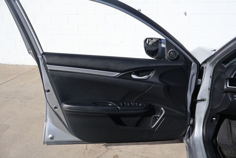 Honda Civic Sedan Vehicle Full-screen Gallery Image 13