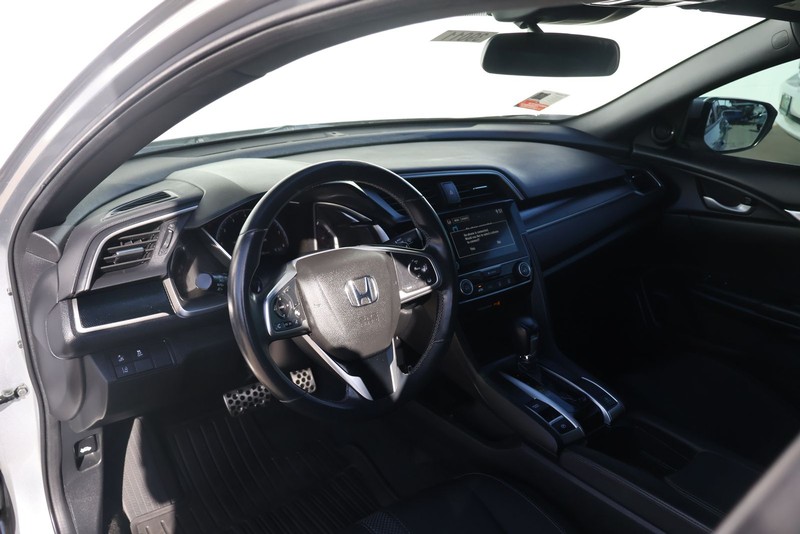 Honda Civic Sedan Vehicle Full-screen Gallery Image 15