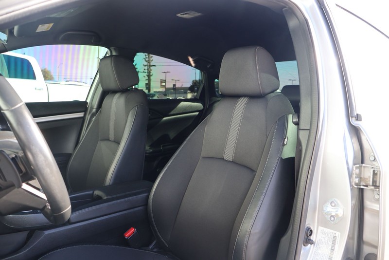 Honda Civic Sedan Vehicle Full-screen Gallery Image 16